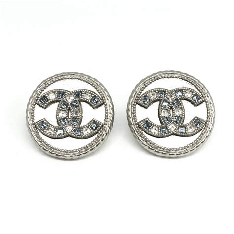 chanel logo earrings price new.